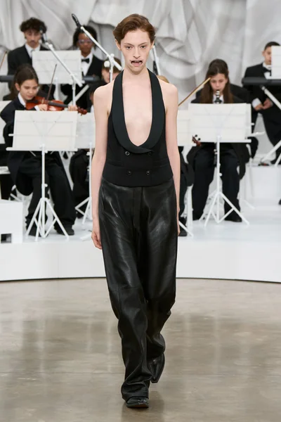 Look 4